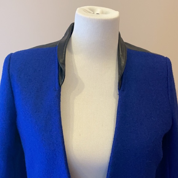 Love & Liberty  Blazer size 6.100% wool. Very good condition . - Picture 2 of 9